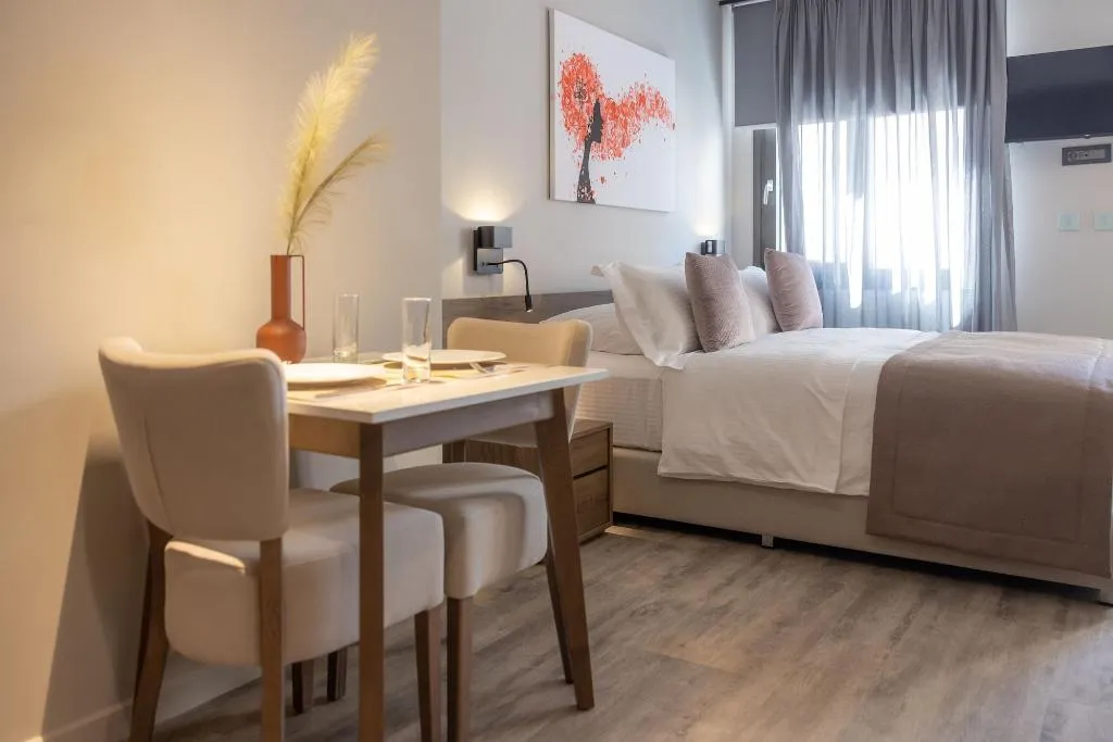 Room, Athens 507, Athens