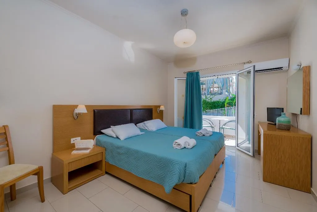 TRIPLE SUPERIOR WITH BALCONY Room, Dennys Inn, Zante