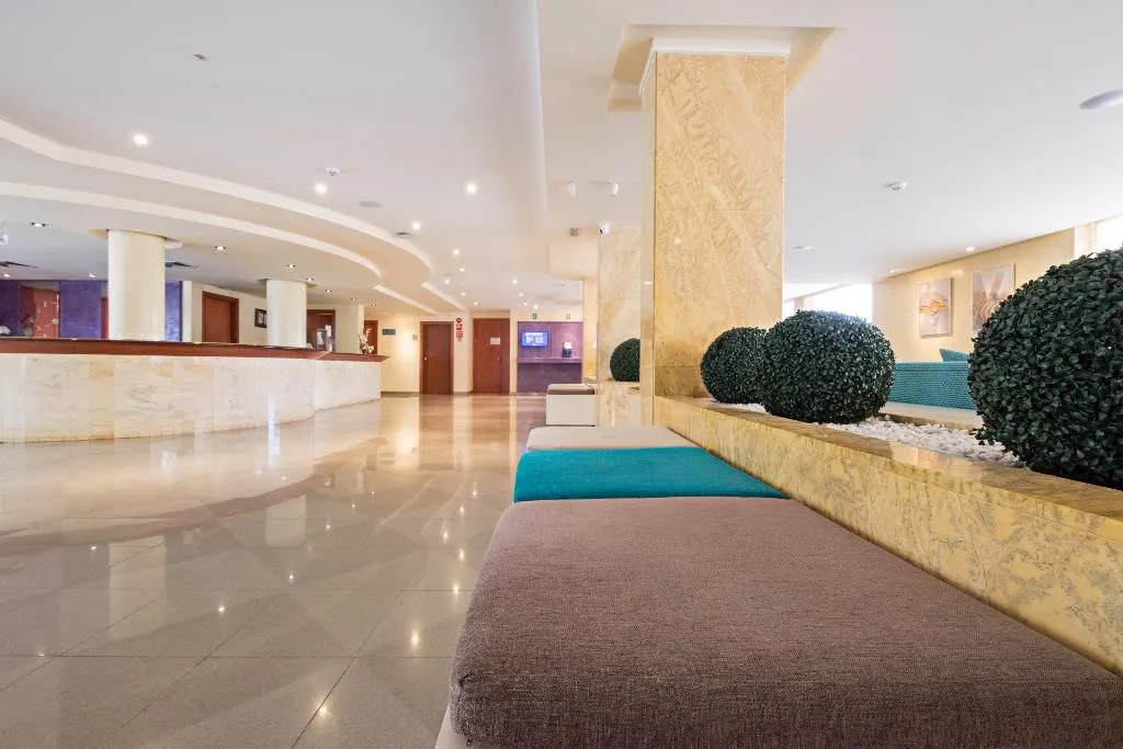 Lobby, Azuline Hotel Bahamas, Majorca