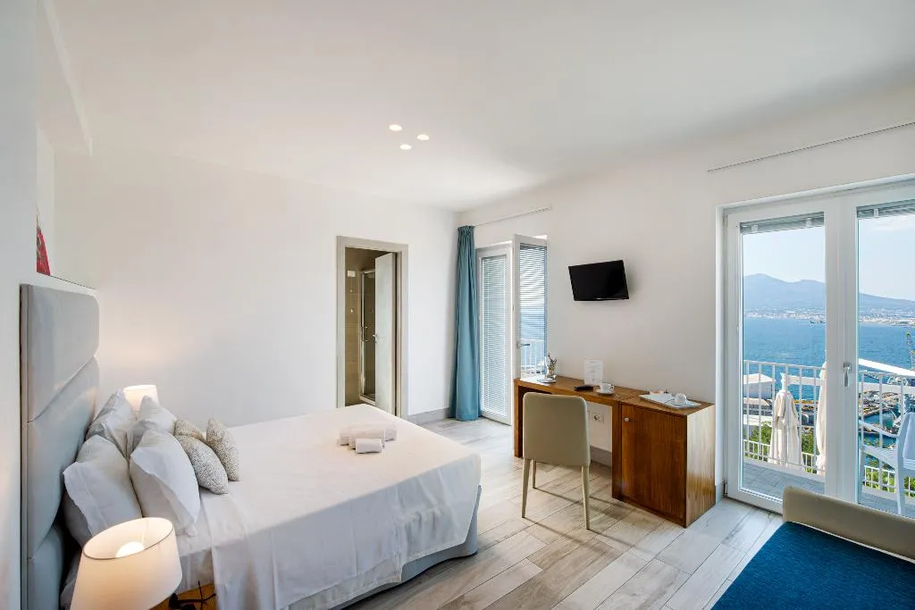 DOUBLE SUPERIOR SEA VIEW Room, Relais Manfredi, Naples