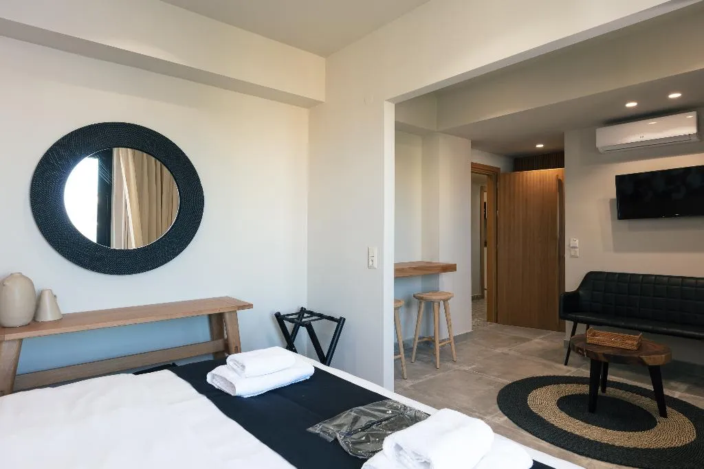 JUNIOR SUITE WITH BALCONY Room, Chapter 02 Gallery Suites, Crete
