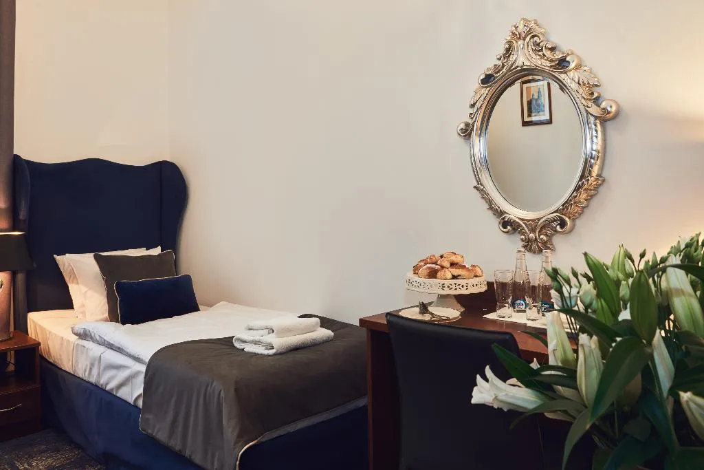 Room, Shalom Kazimierz, Krakow