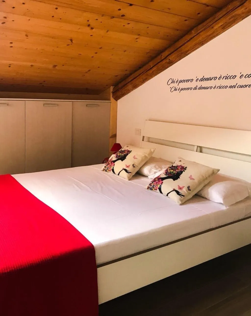 Room, Na Bona Nuttata, Naples