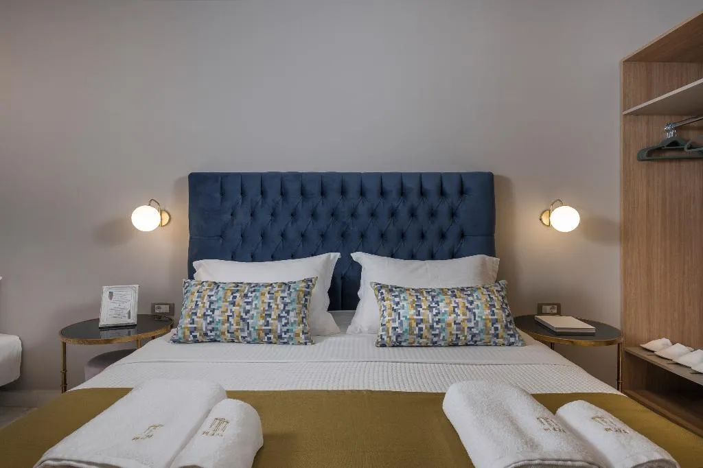 TRIPLE DELUXE CITY VIEW Room, Plaza 1866 Superior City Rooms, Crete