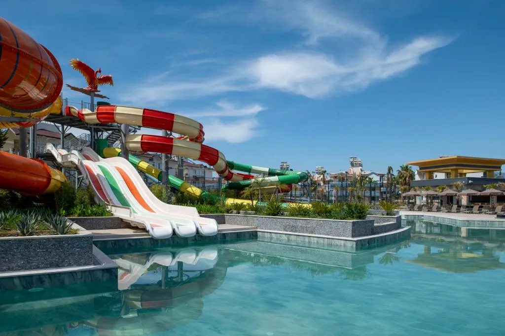 Sports and Entertainment, Azura World Hotel, Antalya