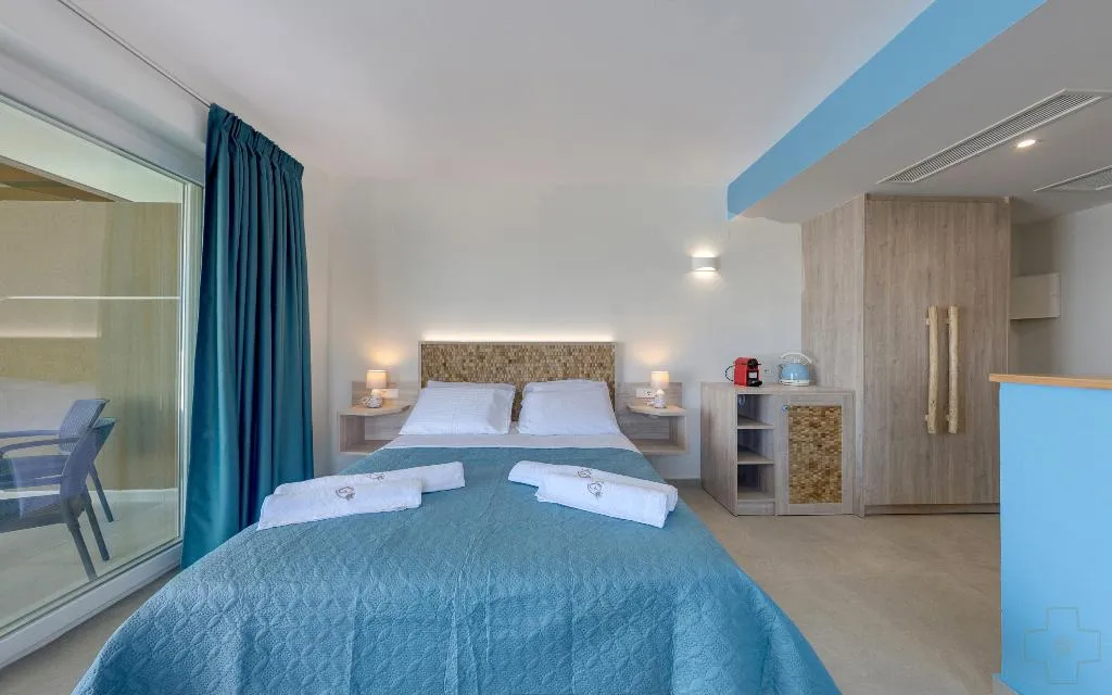 SUITE DELUXE WITH PRIVATE POOL Room, Spiros-Soula Family Hotel & Thematic Suites, Crete