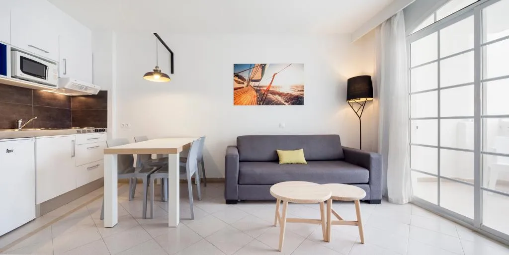 APARTMENT TWO BEDROOMS Room, Ilunion Menorca, Menorca
