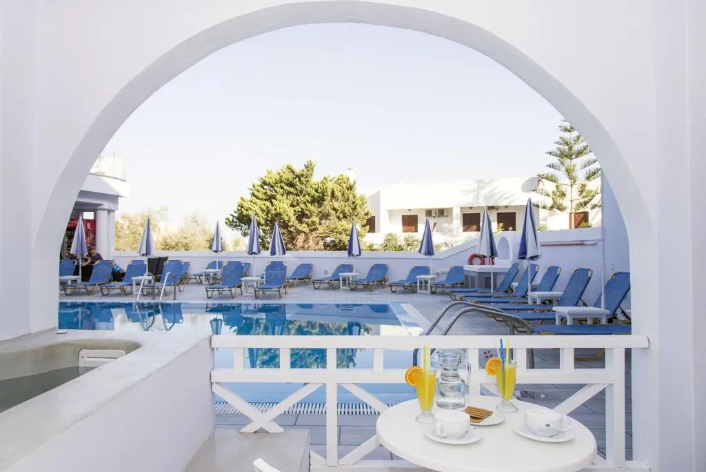 Bar, Blue Waves, Santorini