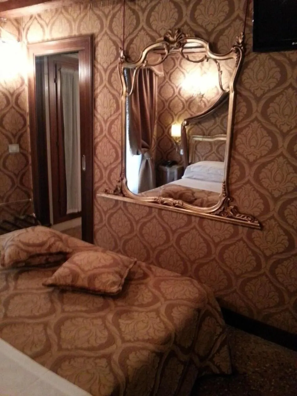 DOUBLE ECONOMY Room, Palazzo Abadessa, Venice