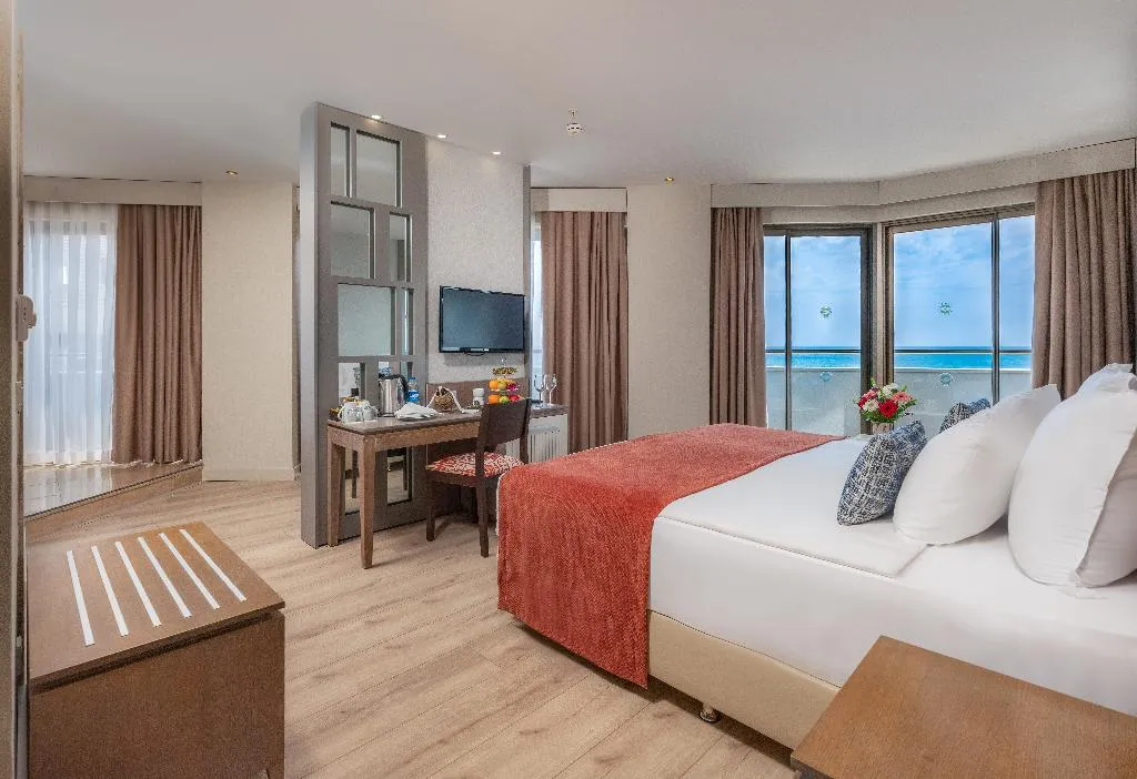 DOUBLE WITH JACUZZI Room, Sherwood Dreams Resort, Antalya