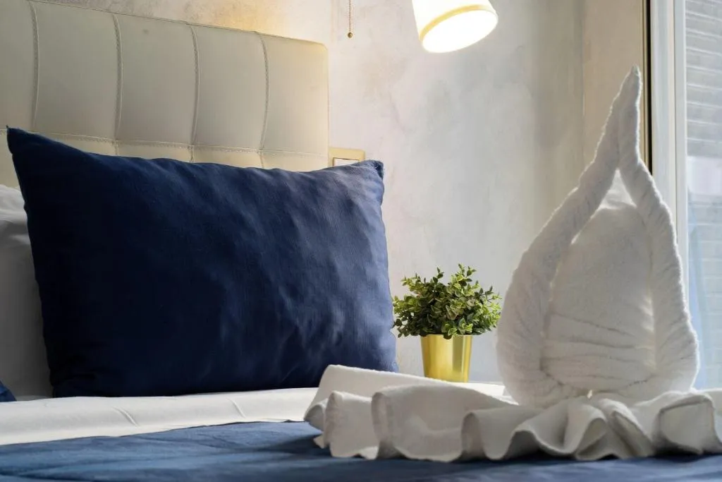 Room, Alma Adry, Naples