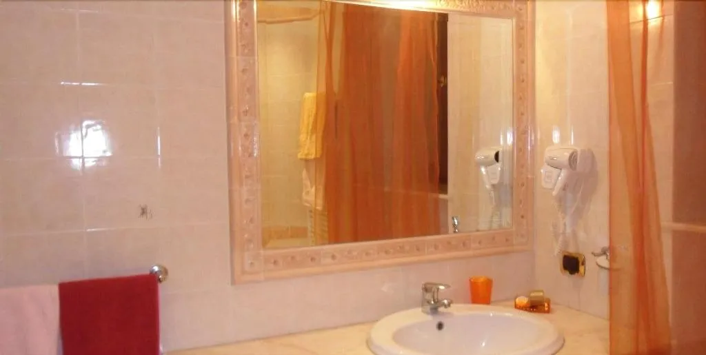 Room, Del Corso, Naples