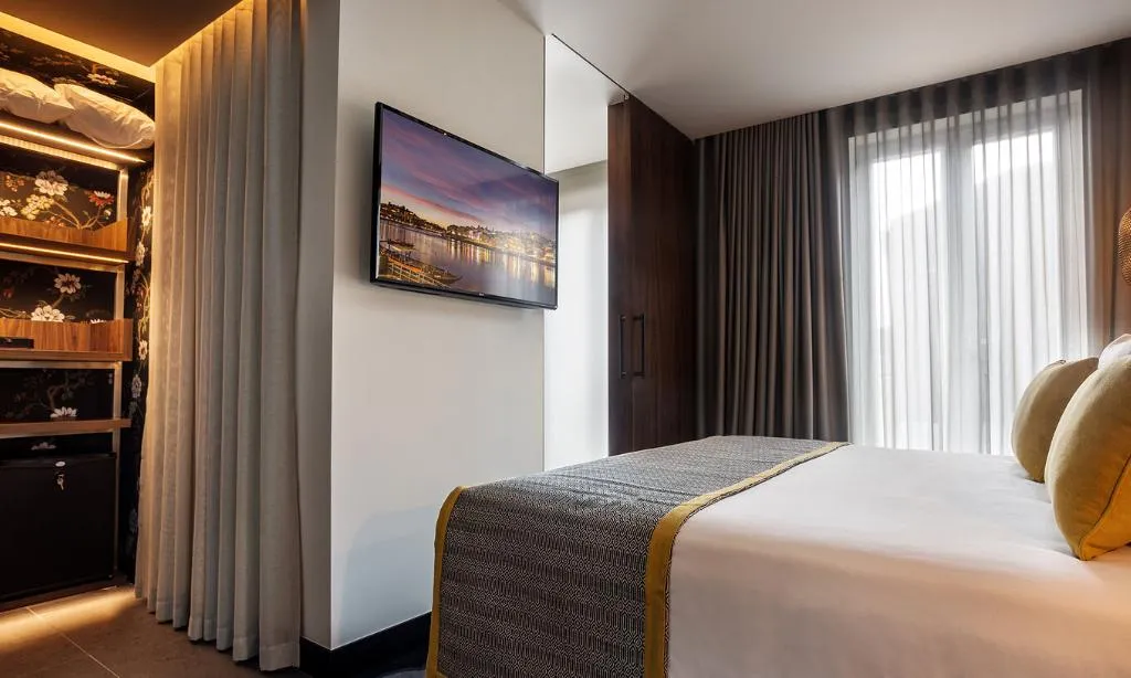 Double or Twin SUPERIOR Room, Pousada do Porto – Rua das Flores, Porto
