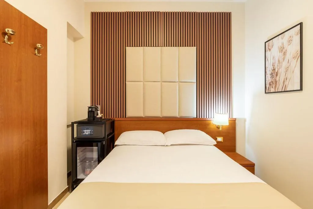 Room, B&B Alba Domus Roma, Rome