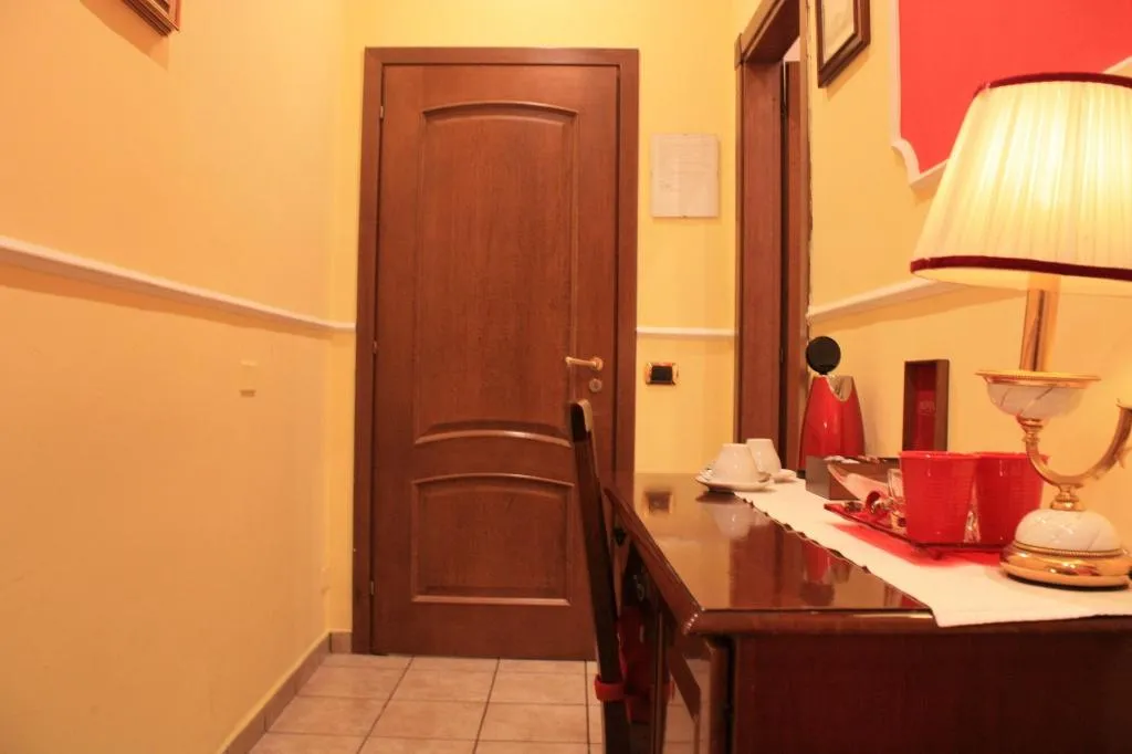 Room, Del Corso, Naples