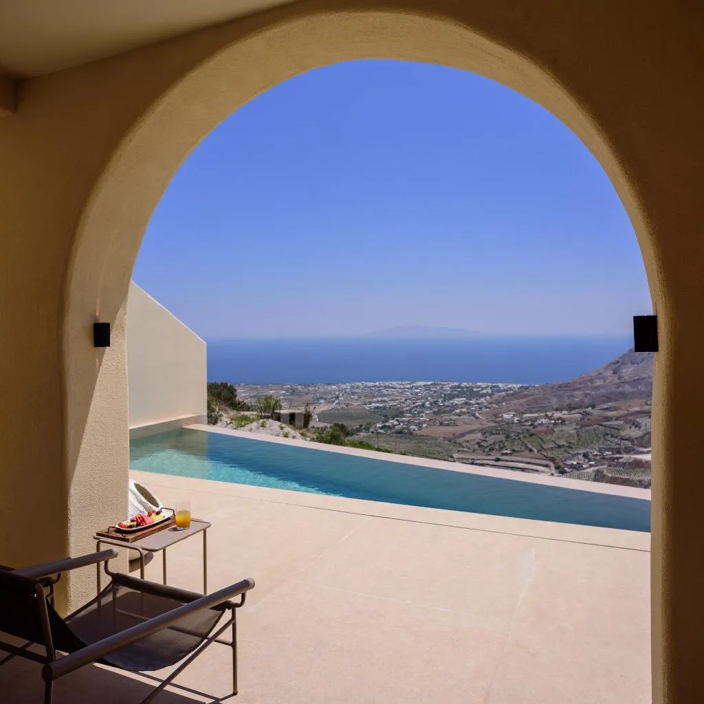 SUITE SUPERIOR WITH PRIVATE POOL Room, Elessa Hotel, Santorini