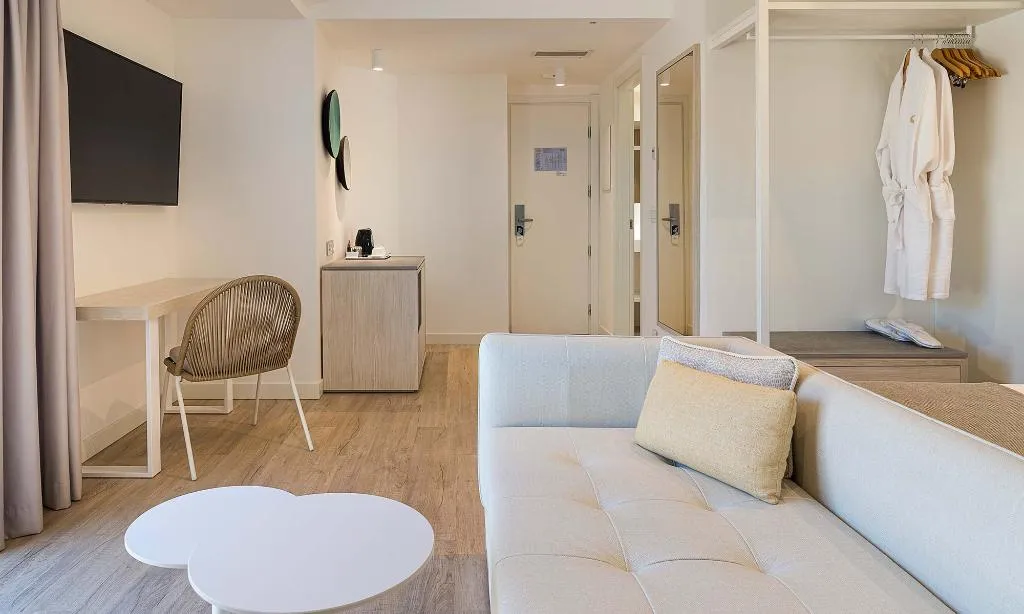 JUNIOR SUITE STANDARD Room, Grand Palladium Sicilia Resort & Spa, Palermo