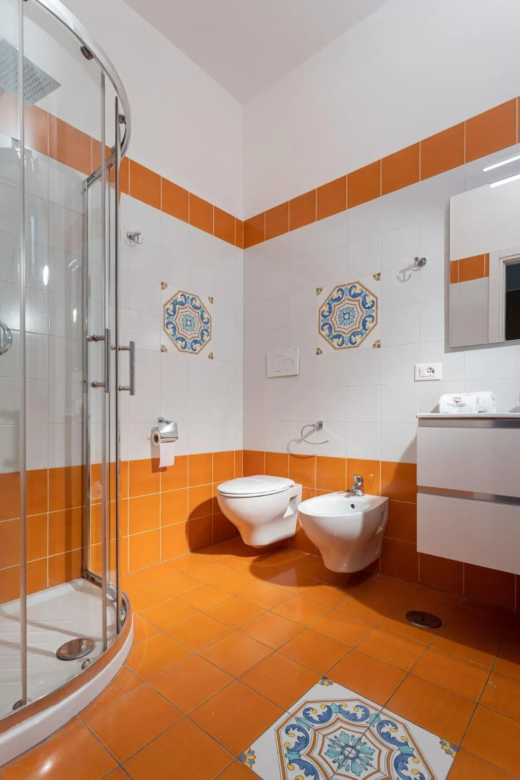 Room, The Reef, Naples