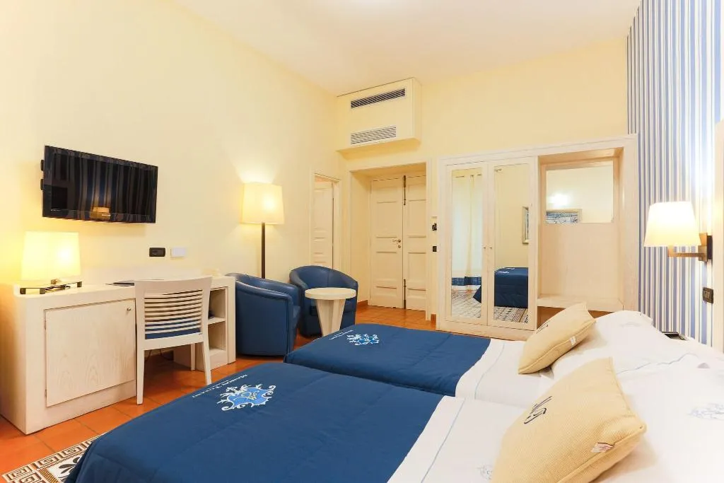DOUBLE CLASSIC Room, Maison Tofani, Naples