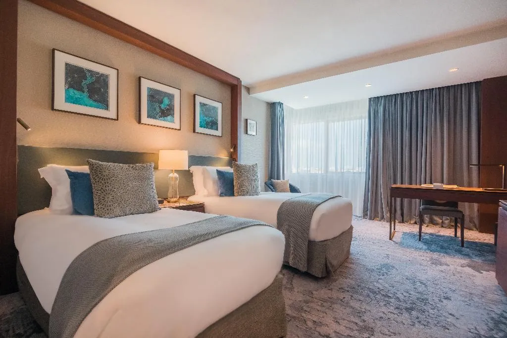 QUADRUPLE PREMIUM QUEEN BED Room, InterContinental Lisbon, Lisbon