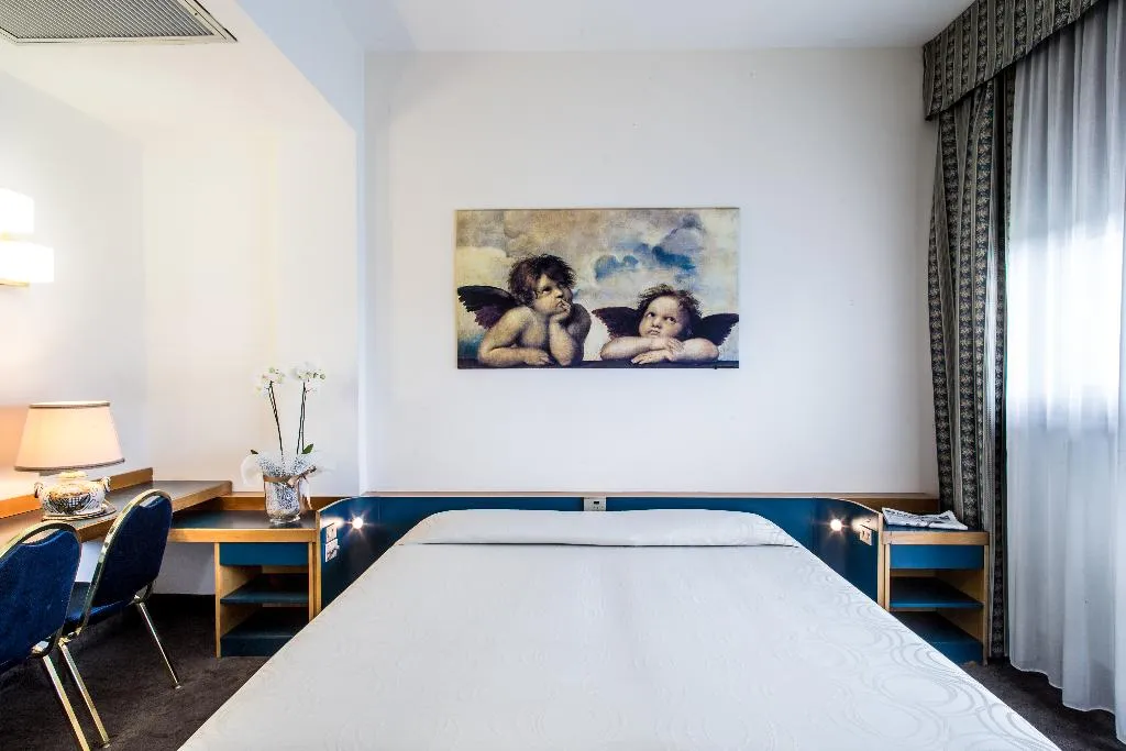 DOUBLE SINGLE USE STANDARD Room, Mirage, Florence