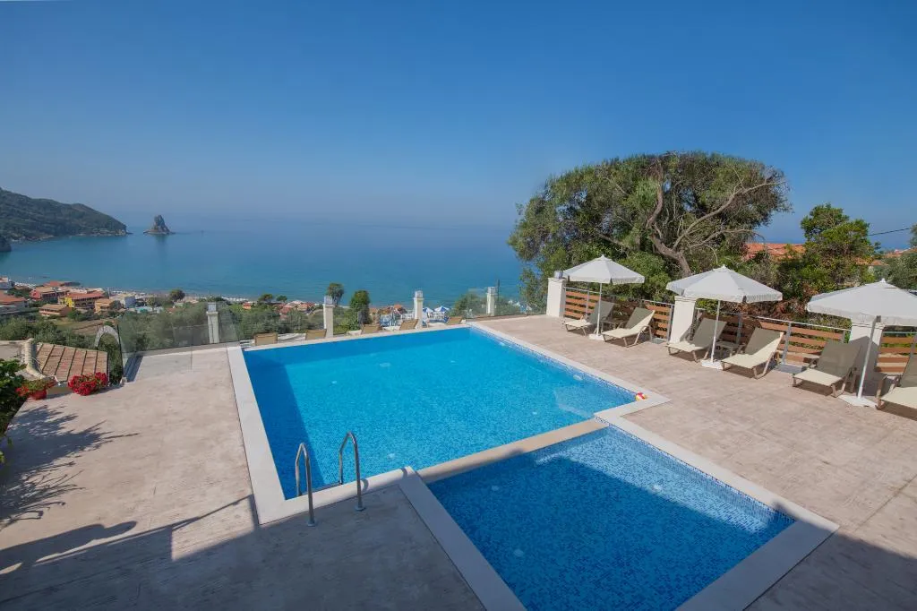 Pool, Mazis Apartments, Corfu