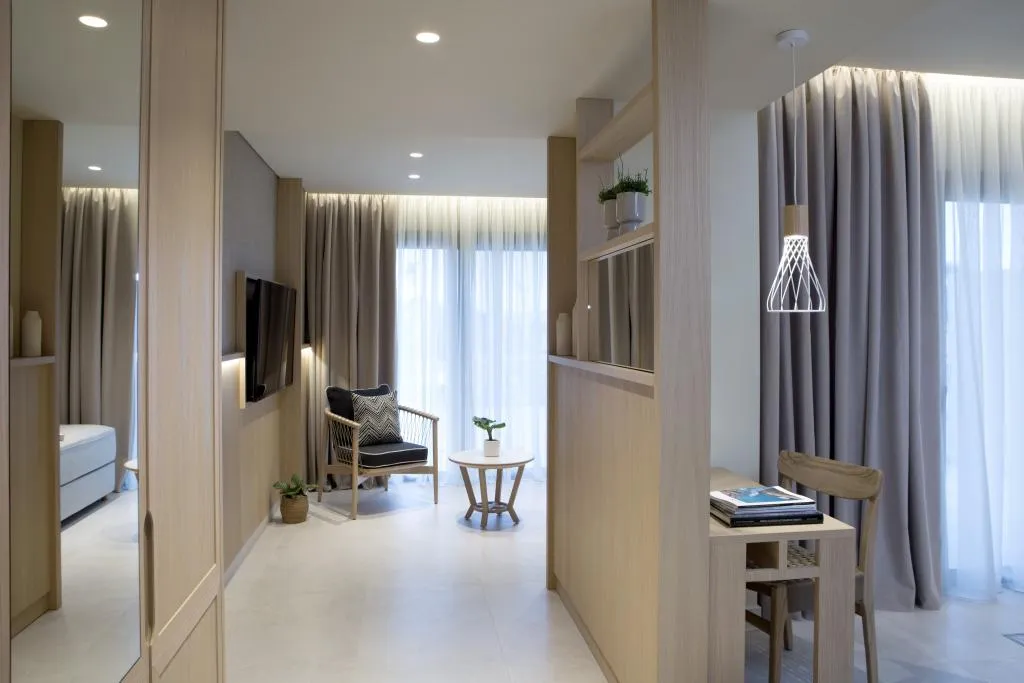 JUNIOR SUITE SEA VIEW WITH PRIVATE POOL Room, MERAVIA Leonardo Limited Edition, Halkidiki