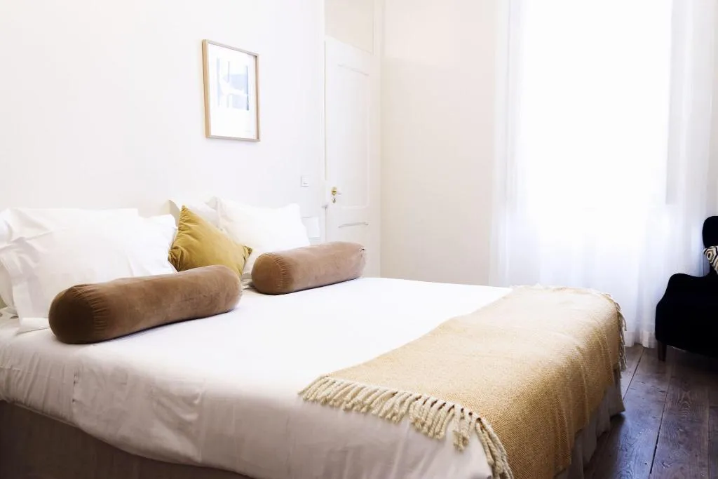 Room, Casa Das Janelas Com Vista, Lisbon