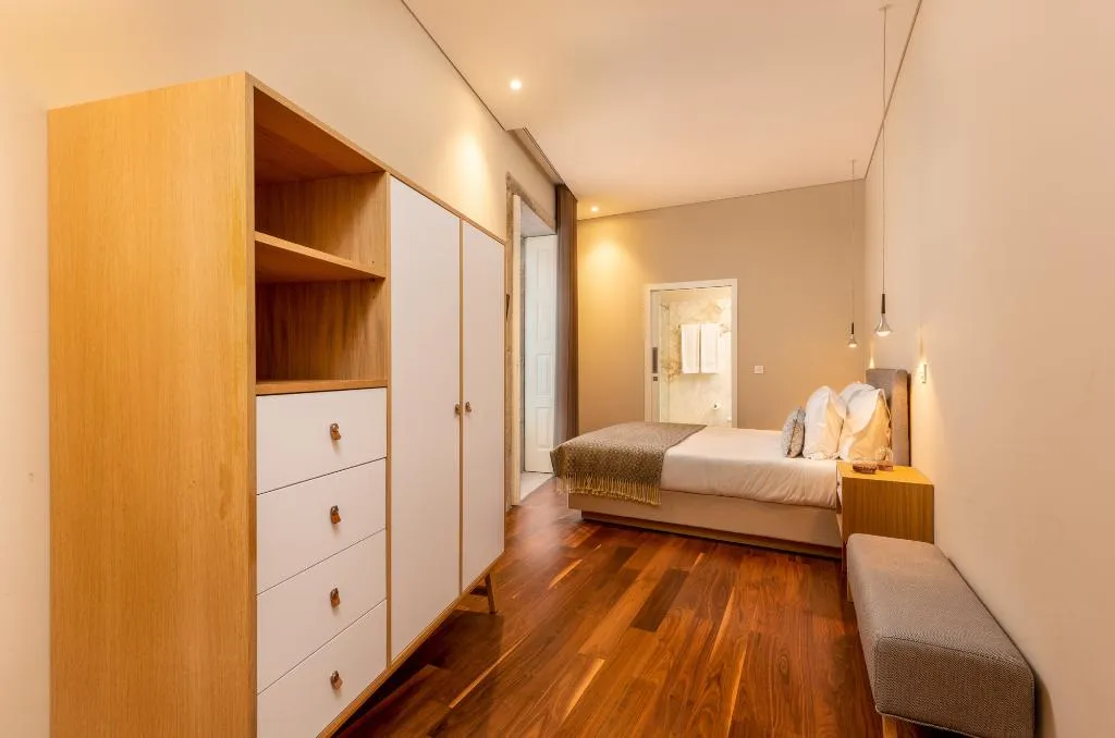 APARTMENT TWO BEDROOMS Room, Rs Porto Historic Center, Porto