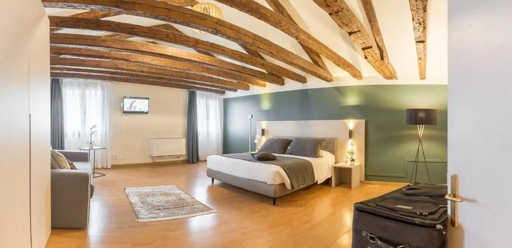 Room, Grand Canal Suites, Venice
