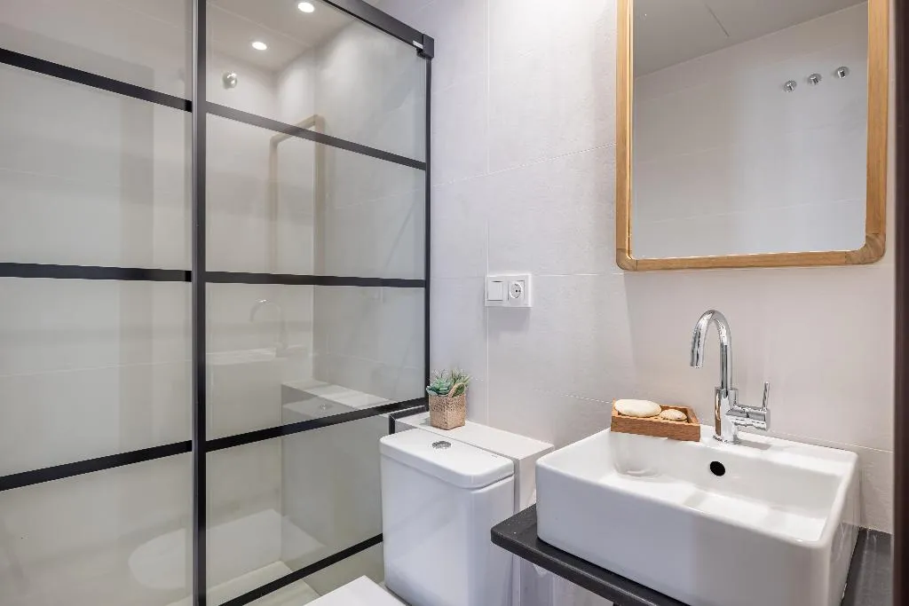 APARTMENT CAPACITY 7 THREE BEDROOMS Room, Libere Malaga la Merced, Costa Del Sol