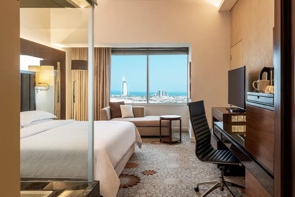 DOUBLE CLUB Room, Sheraton Dubai Mall of the Emirates Hotel, Dubai