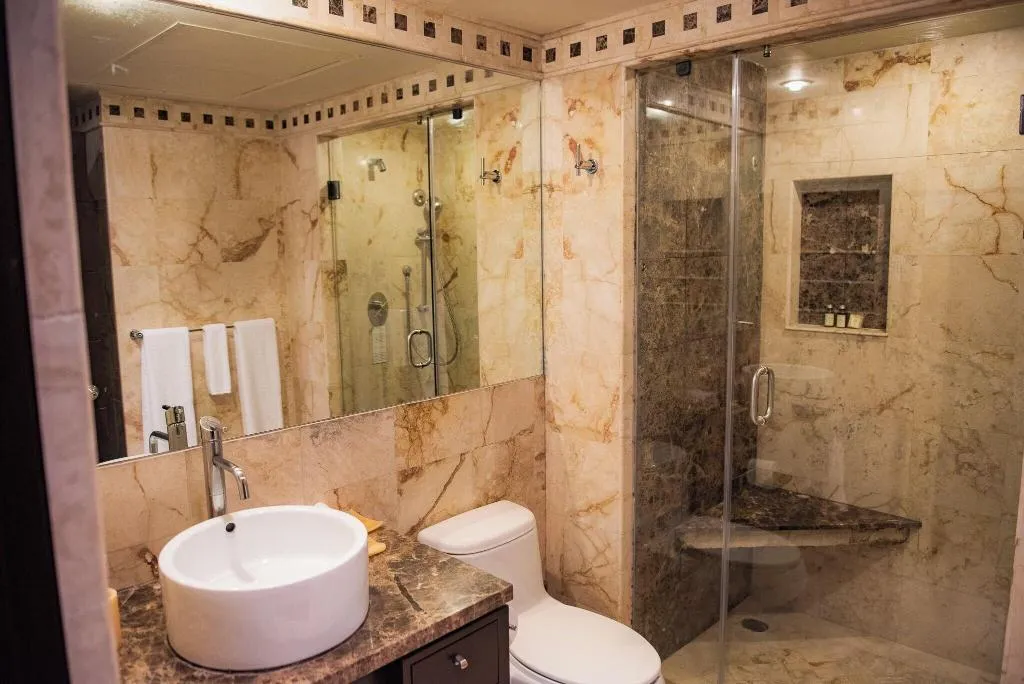 DOUBLE DELUXE KING BED Room, El Taj Ocean Front and Beachside Condo Hotel, Playa Del Carmen