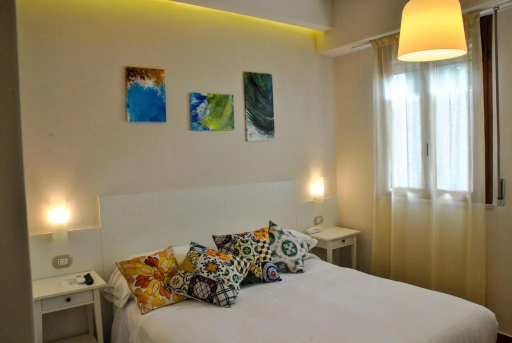 Room, Villa Fiorita, Naples