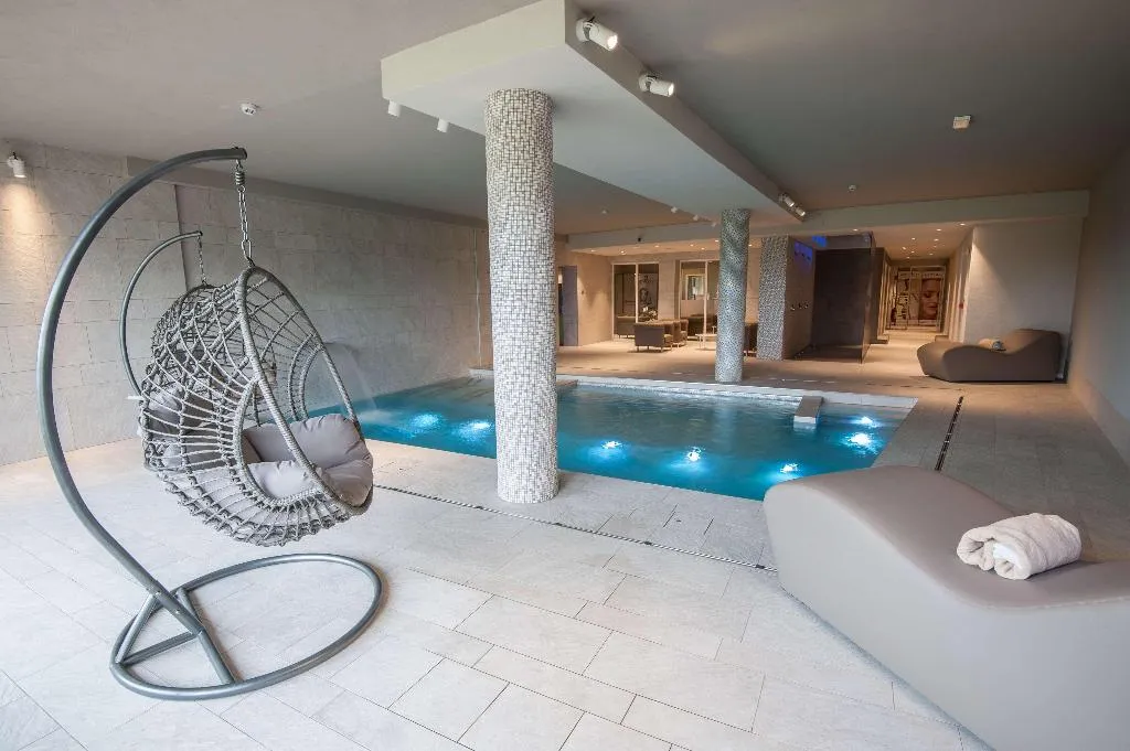 Pool, Hotel Horizon Wellness & Spa Resort, BW Signature, Milan