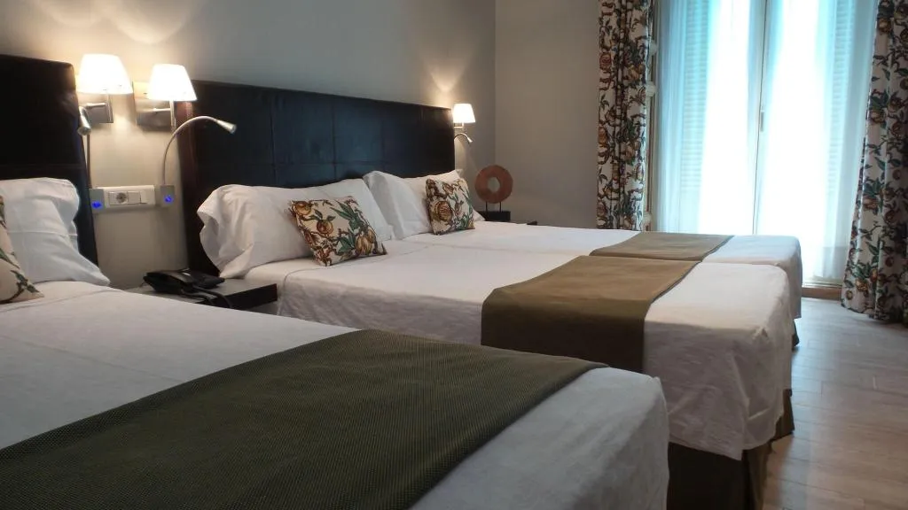 TRIPLE STANDARD Room, Hotel Moderno, Madrid