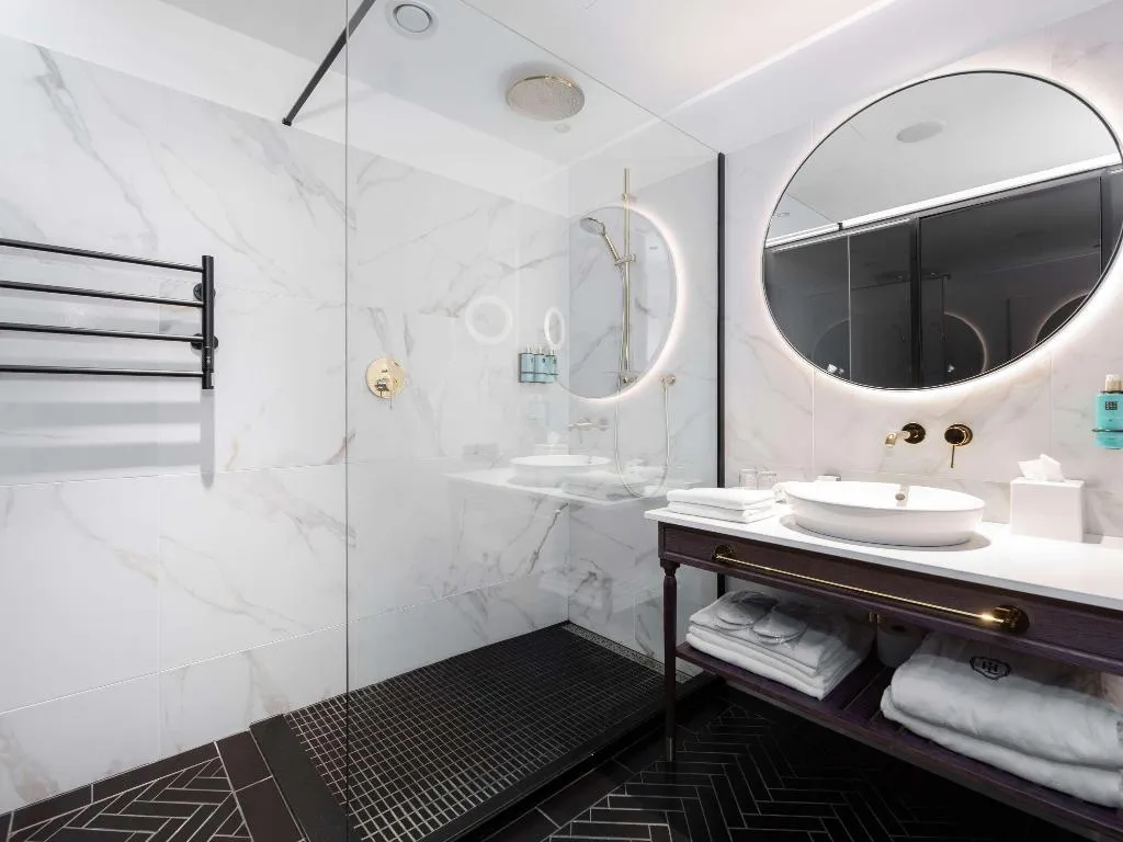 DOUBLE DELUXE WITH BALCONY Room, Movenpick Hotel Tallinn, Tallinn