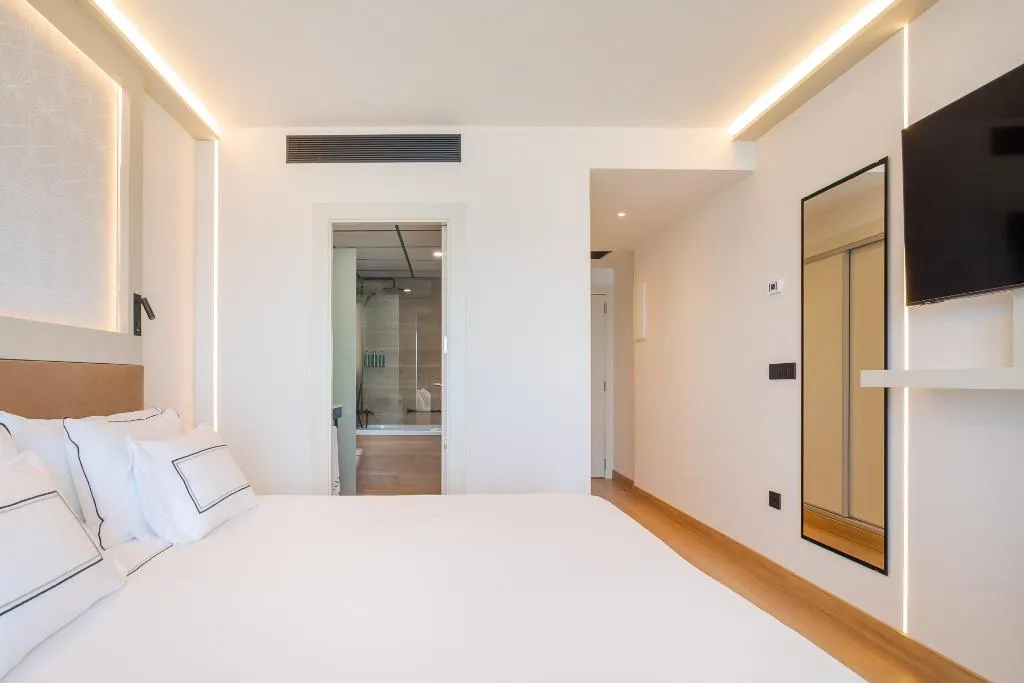 Double or Twin SUPERIOR Room, Melia Alicante, Costa Blanca