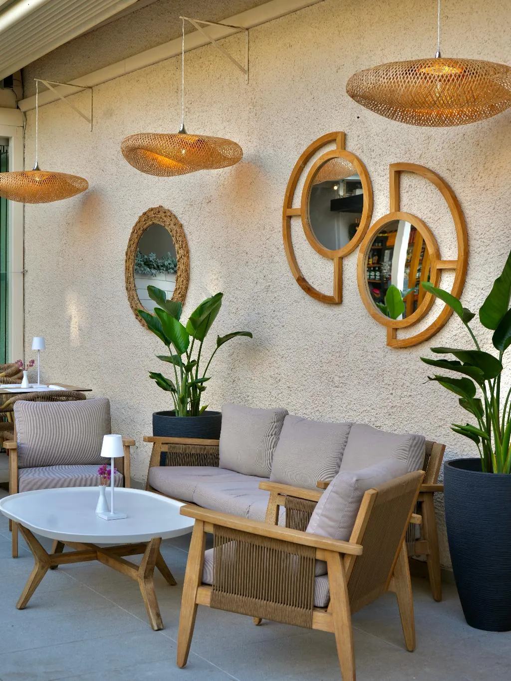 Bar, Telesilla, Corfu