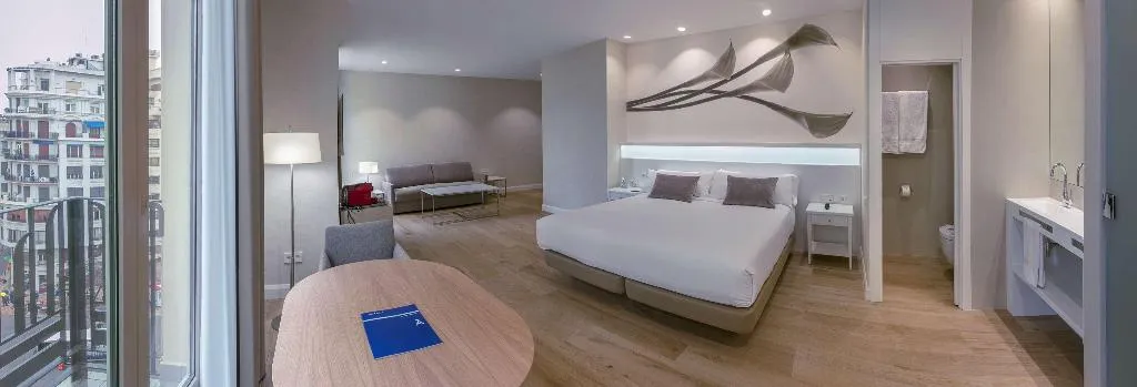JUNIOR SUITE EXECUTIVE Room, Melia Plaza, Valencia