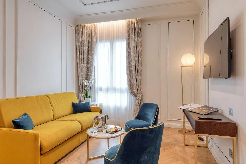 SUITE KING SIZE BED Room, H10 Palazzo Canova, Venice