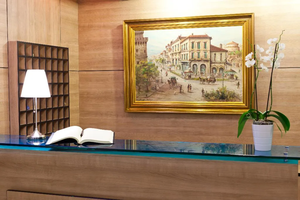 Lobby, Odeon, Athens