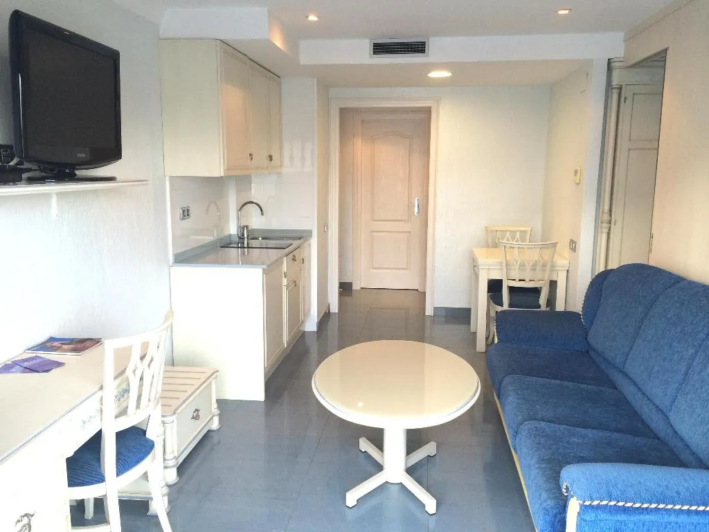 APARTMENT SUPERIOR CAPACITY 4 Room, Masd Mediterraneo, Barcelona