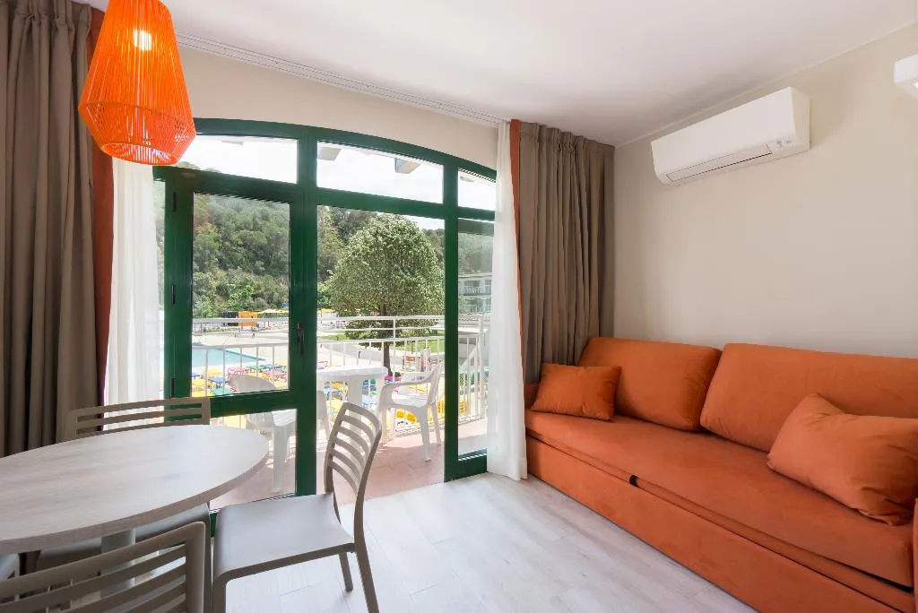 FAMILY ROOM CAPACITY 5 Room, Medplaya Sant Eloi, Costa Brava
