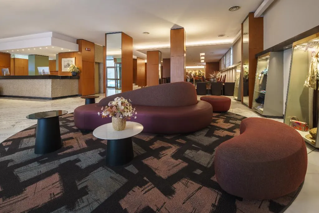 Lobby, Exe Majestic, Naples