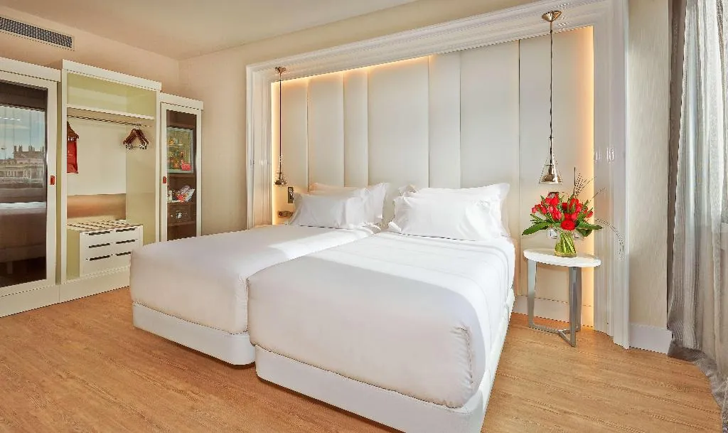 Room, NH Collection Barcelona Gran Hotel Calderón, Barcelona
