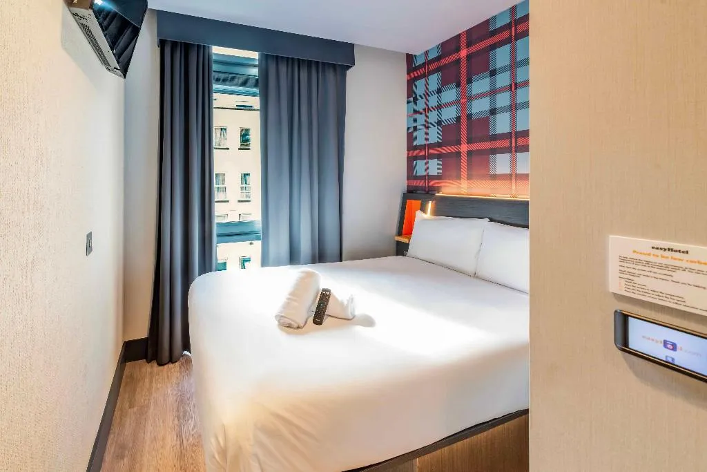 Room, easyHotel Dublin City Centre, Dublin