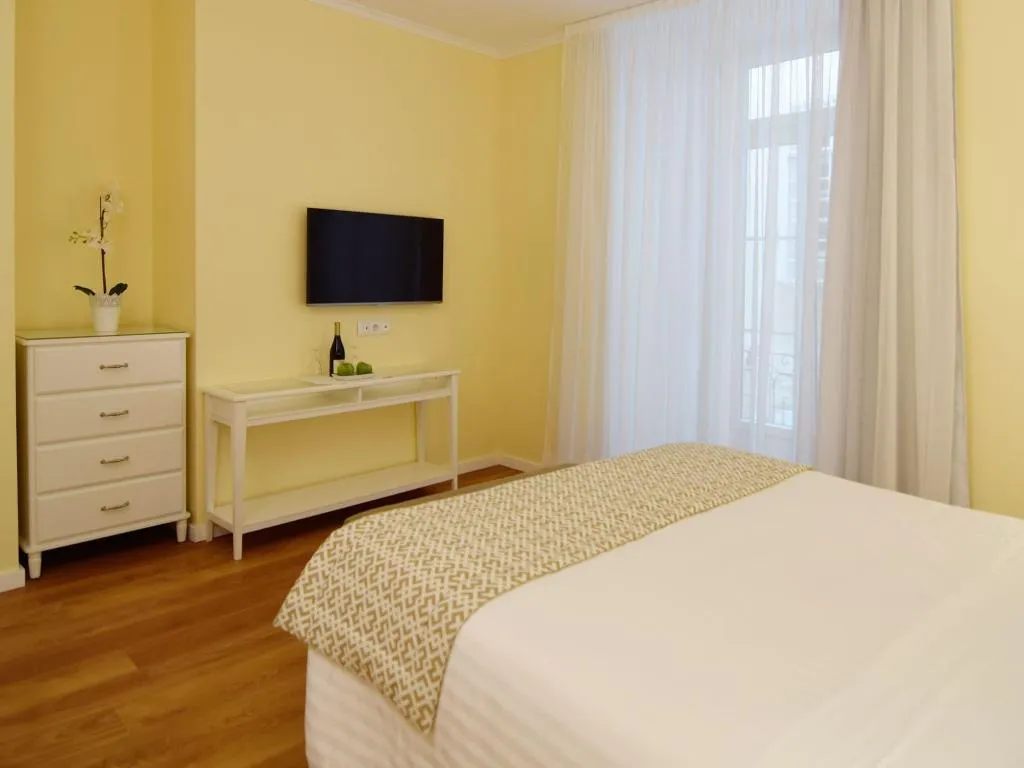 Room, Chiado Dream Apartments, Lisbon