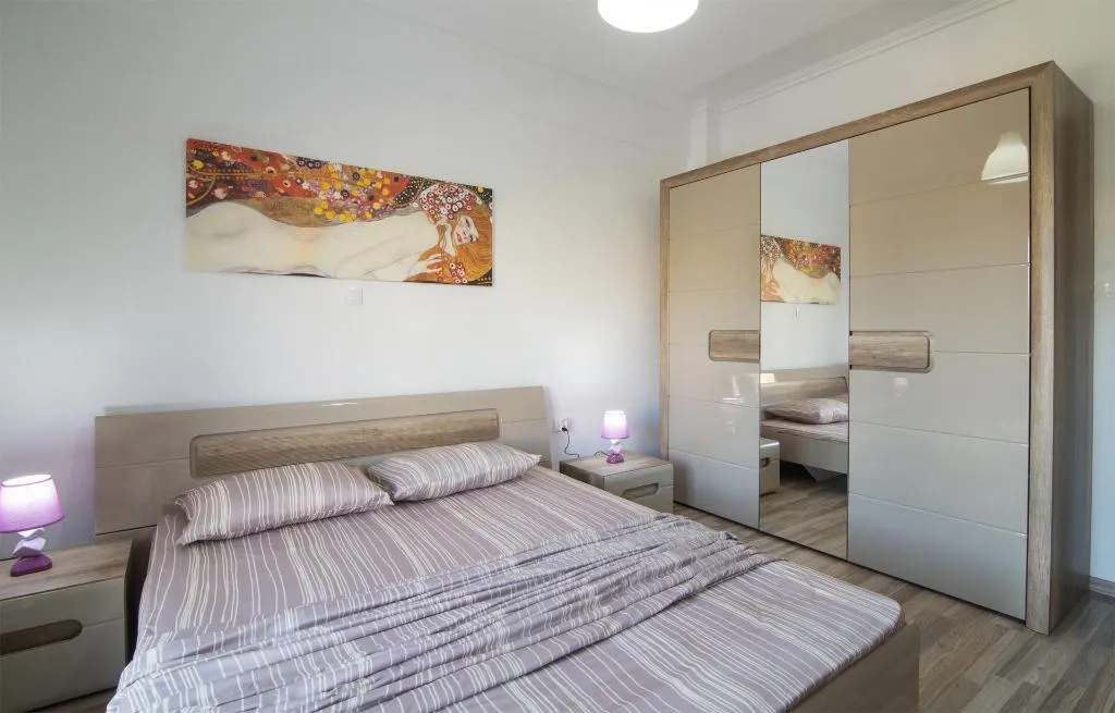 APARTMENT CAPACITY 5 Room, Michalis Apartments, Thessaloniki