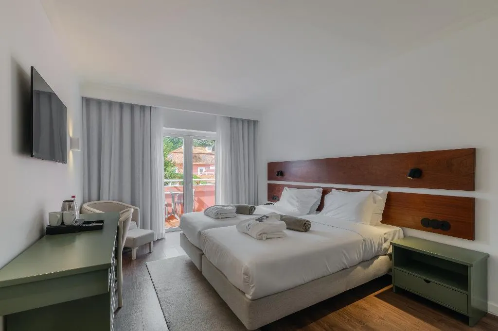 SINGLE WITH BALCONY Room, Enotel Santo da Serra, Madeira